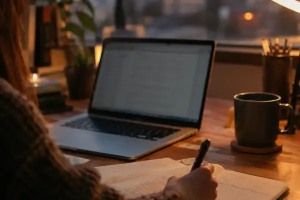Ditching SaaS: A Month Using Only Offline Desktop Utilities for Writing